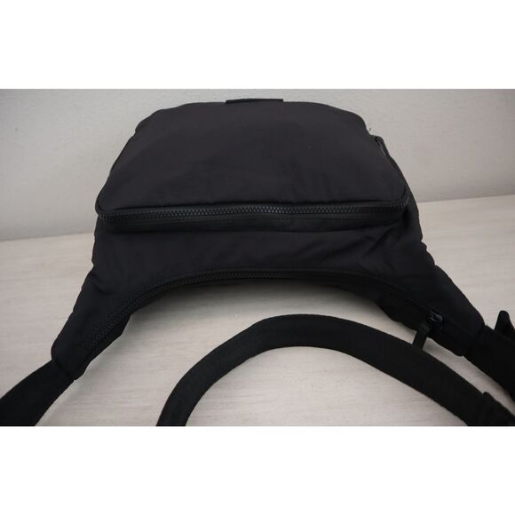 Hunter Unisex Large Black Nylon Commute Shoulder Bag w/Adjustable Webbing Strap - Picture 16 of 16